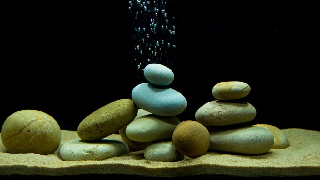 decor aquarium en pierre